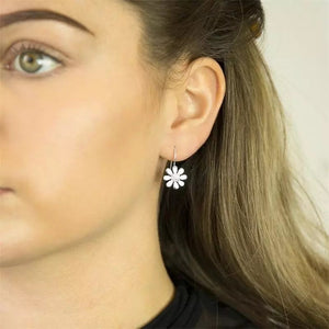 Little Daisy Girl Ear Hook