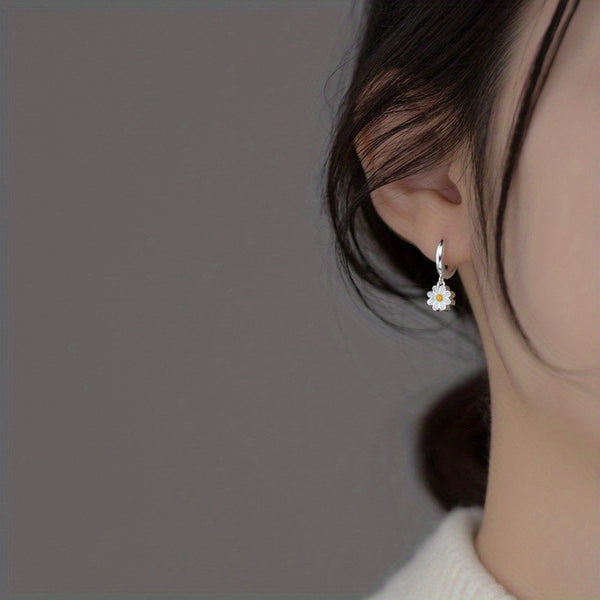 Small Daisy Earrings