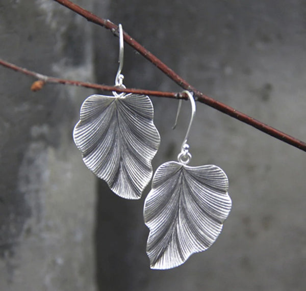 Minimalist Ethnic Style Three-dimensional Leaf Earrings