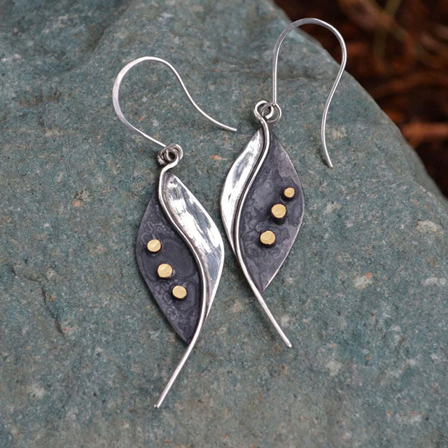 Vintage Antique Leaf Earrings in Silver