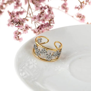 18K Gold Irregular Hollow Daisy Ring