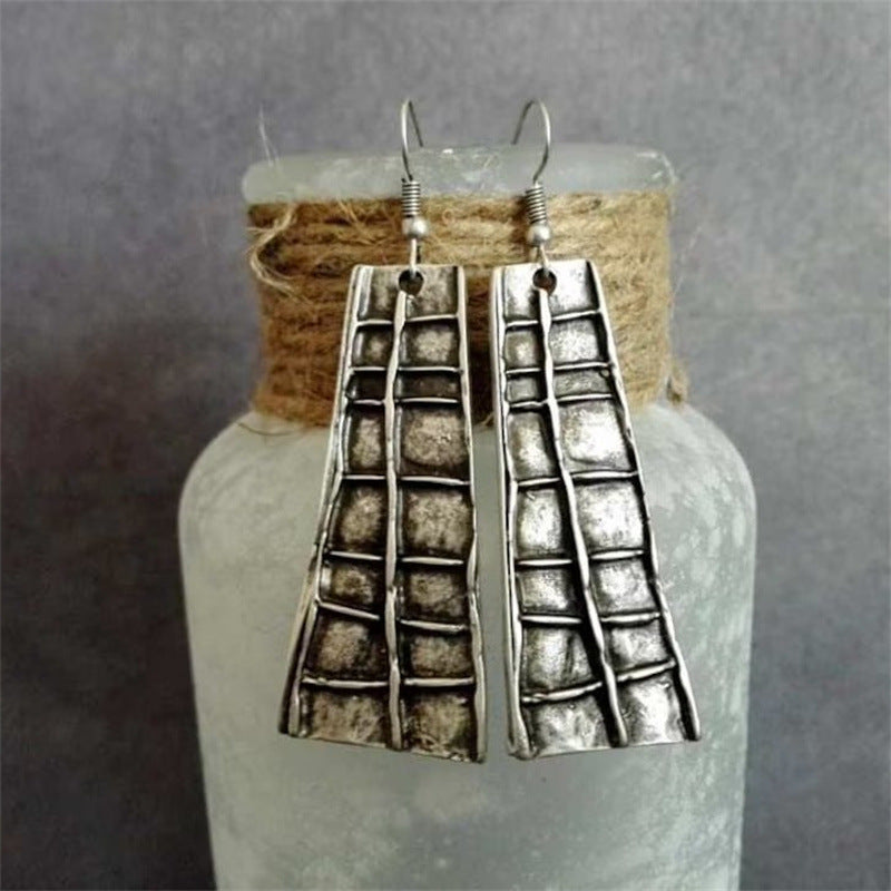 Making old checkered earrings