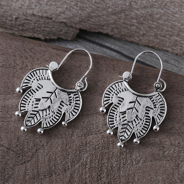 Retro Minimalist Maple Leaf T Earrings