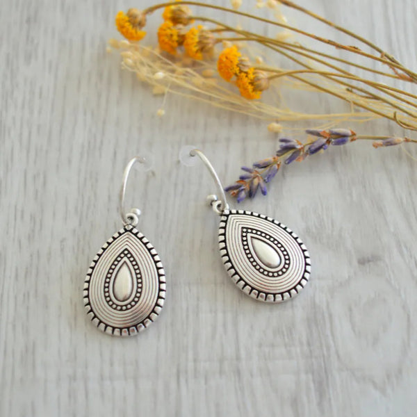 Droplet Pattern Earrings