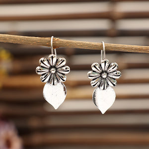 Small Daisy Flower Earrings