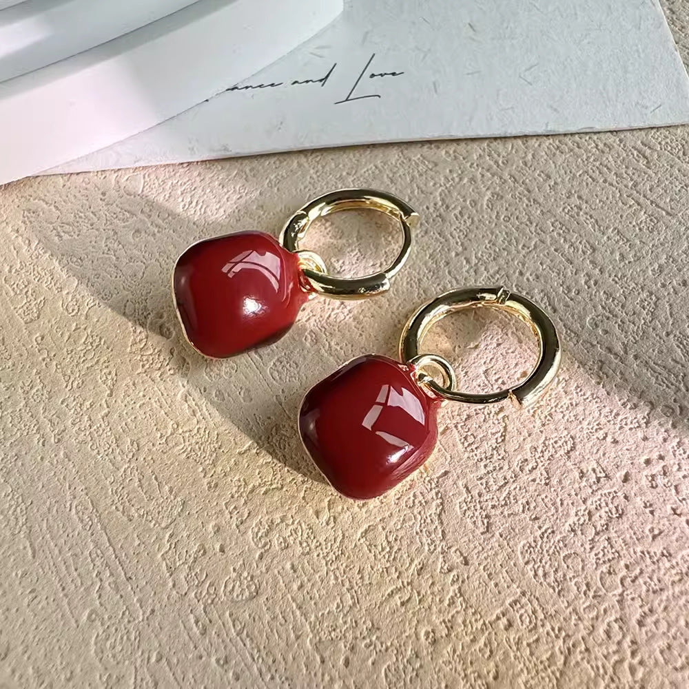 Vintage style red earrings