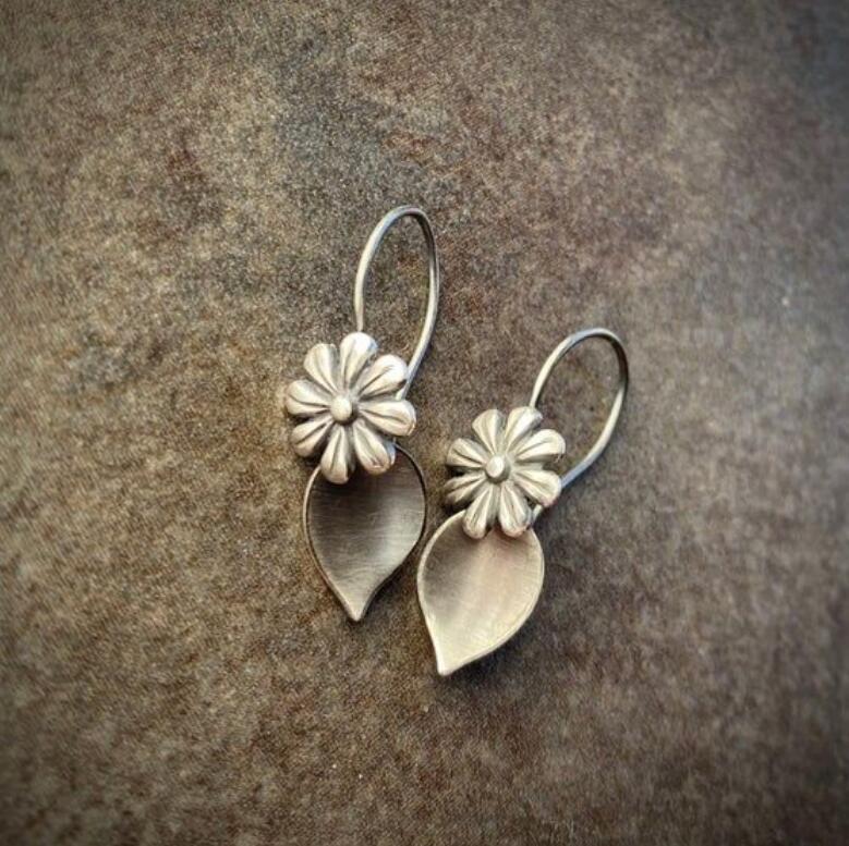 Small Daisy Flower Earrings