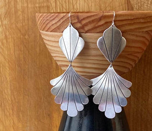 Retro Tassel Leaf Pendant Earrings